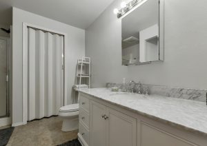 Puyallup,,Wa,Usa,-,May,15,,2018:,Modern,Bathroom,Interior